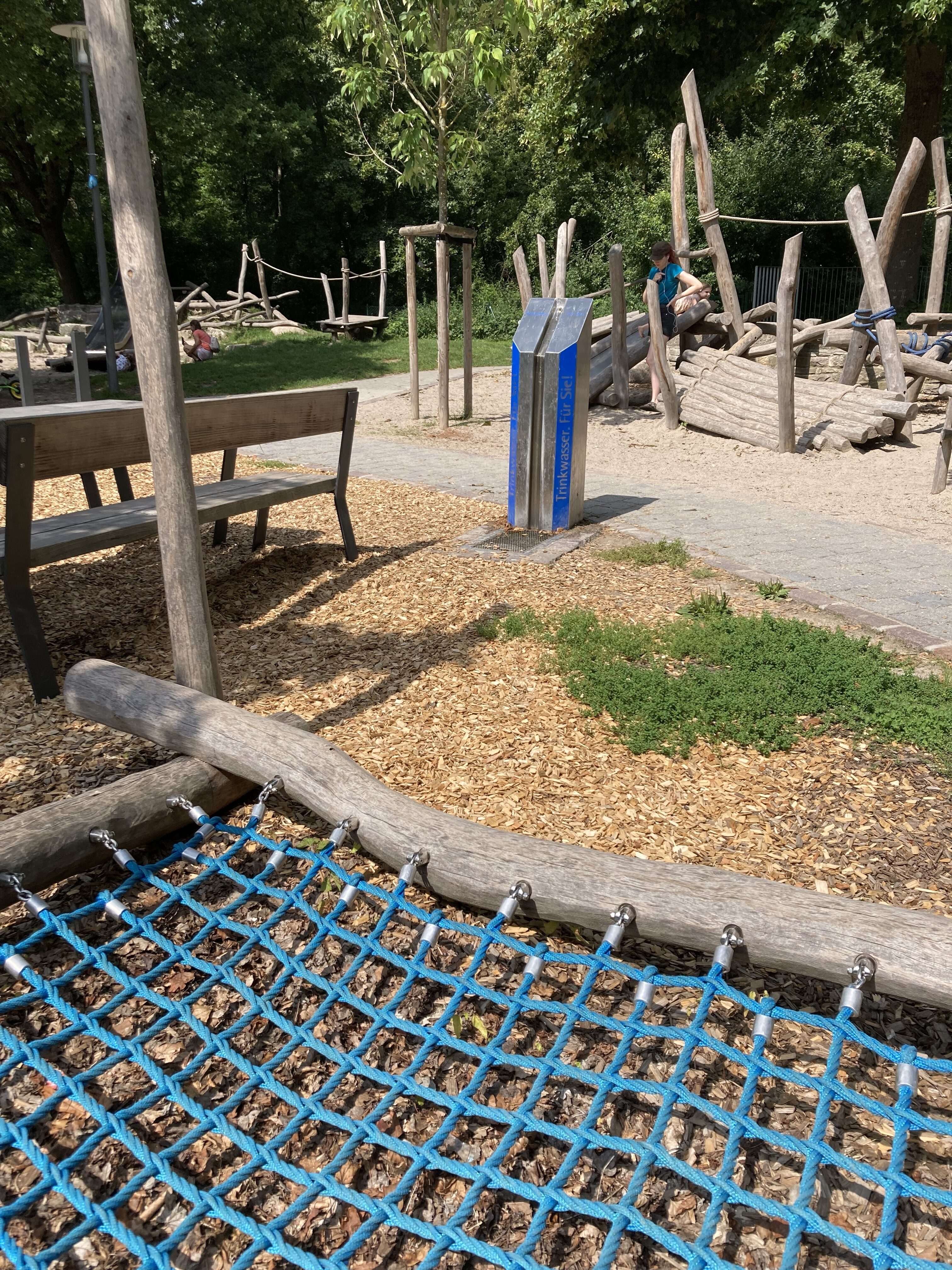 Edelstahl Trinkwasser Brunnen am Kinderspielpatz