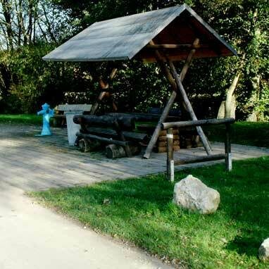 Foto des Brunnens "Rastplatz Stedten/Ilm des Ilmtal-Radwanderweges"