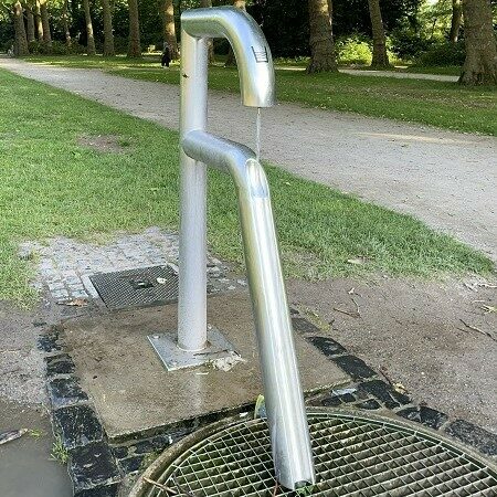 Trinkbrunnen aus Edelstahl im Blücherpark