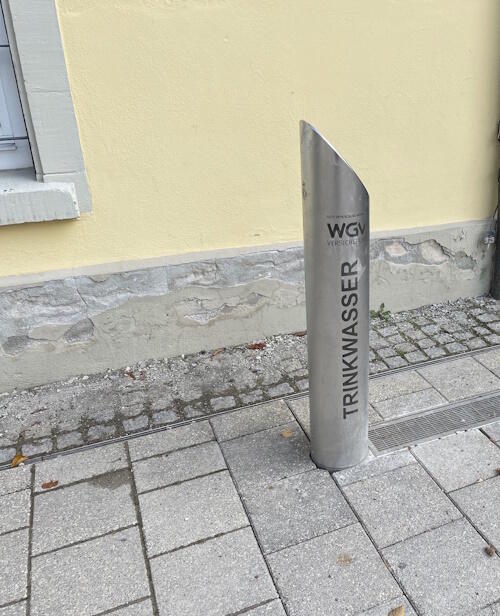 Edelstahl Trinkbrunnen am Rathaushof in Ludwigshafen