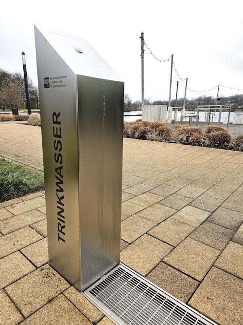 Trinkwasserbrunnen am Aasee in der Nähe vom Beach Club in Ibbenbüren