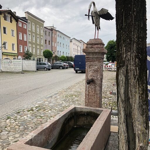 Storchenbrunnen Stadtplatz Tittmoning
