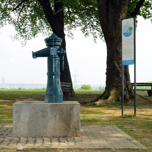 Foto des Brunnens "Trinkbrunnen beim Bismarckturm"