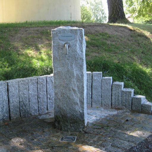 Foto des Brunnens "Trinkbrunnen Wasserturm Weidach"