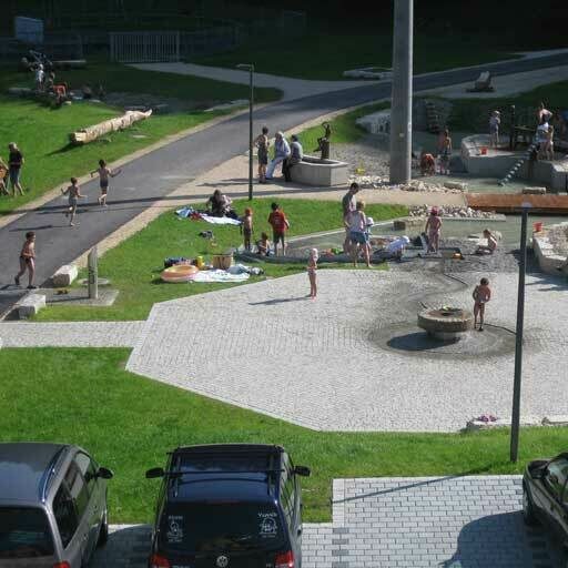 Foto des Brunnens "Dorfplatz Bronnen"