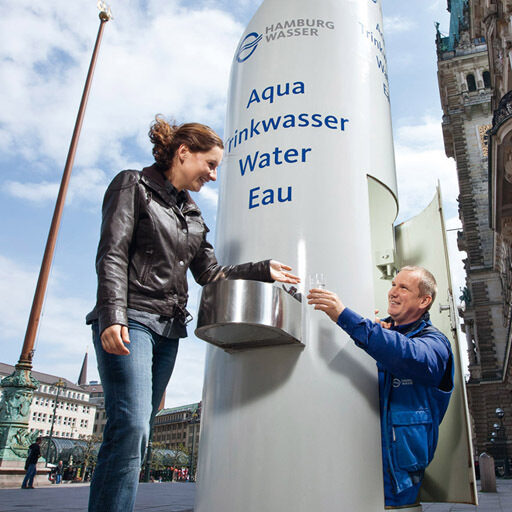 Foto des Brunnens "Trinkwassersäule Landungsbrücken"