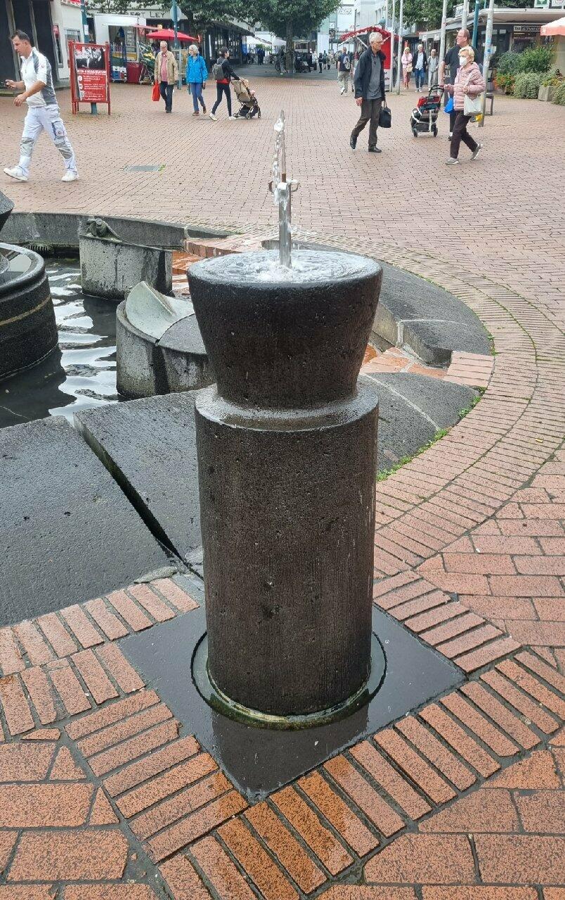 Trinkbrunnen am Theaterplatz in Bonn Bad Godesberg